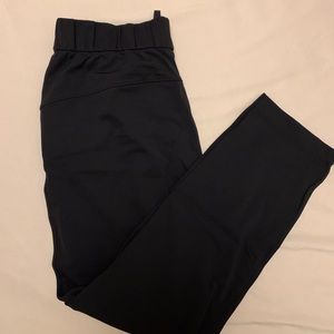 Lululemon on the fly plants size 6